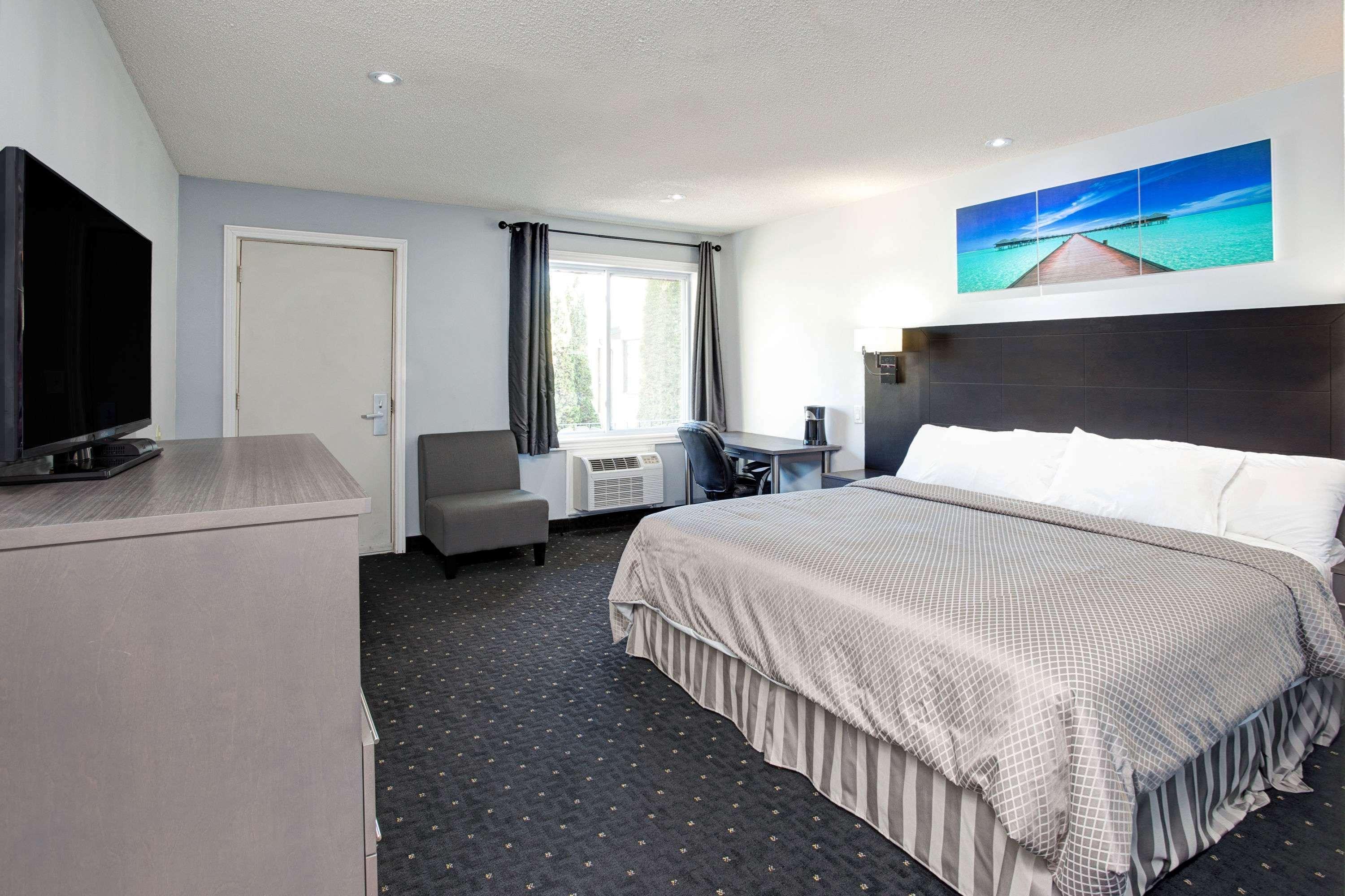 Howard Johnson By Wyndham Gananoque Exteriér fotografie