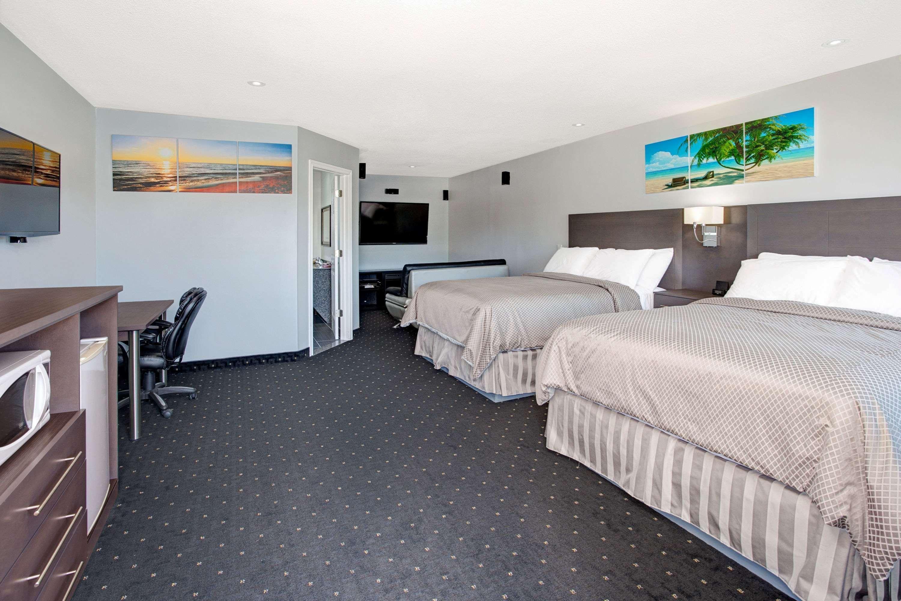 Howard Johnson By Wyndham Gananoque Exteriér fotografie